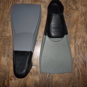 Speedo Trialon Rubber Swim Fins  XL New  Black & Gray